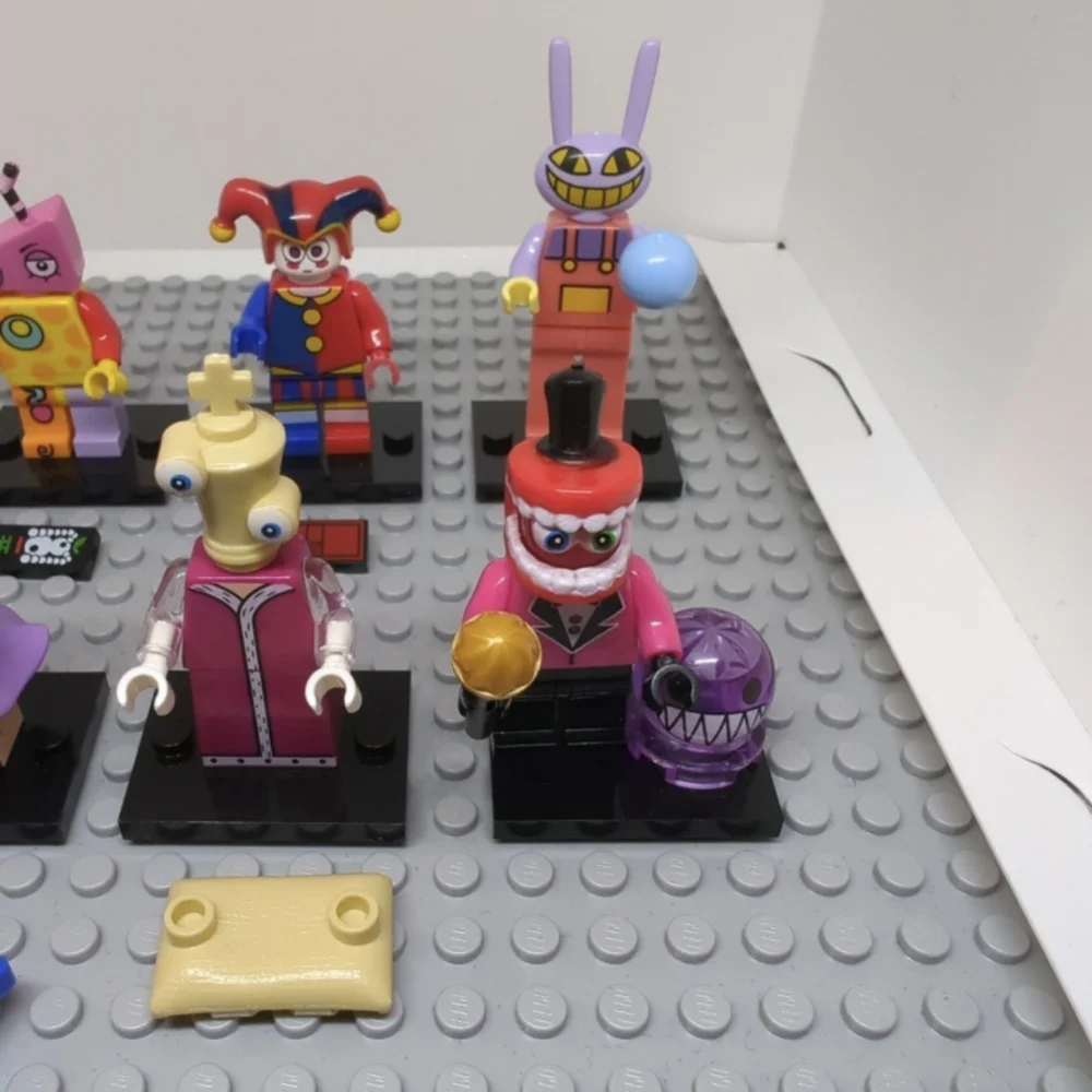 8 Minifigures- The Amazing Digital Circus Building Block Toy Set - Picture 3 of 3